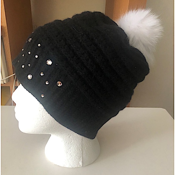 Carolyn Rowan Crystal Cashmere Beanie w/fox Fur Pompom - Picture 5 of 8